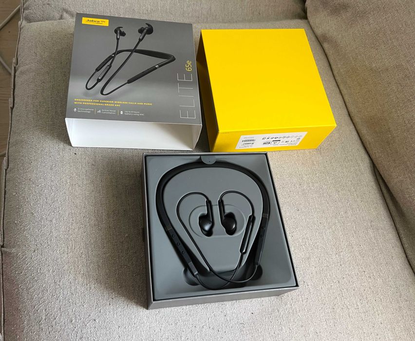 Casti wireless Jabra Elite 65e cu ANC aproape noi baterie defecta