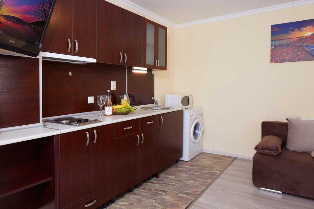 Продава се Двустаен апартамент в Несебър - 77 кв.м за 1376 €/кв.м - Снимка #1
