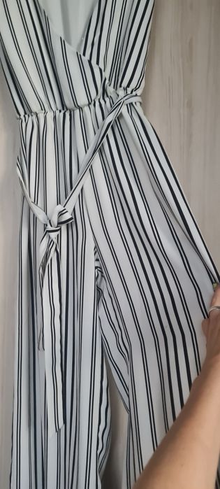 Seguin Hearts -бял гащеризон на черни райета