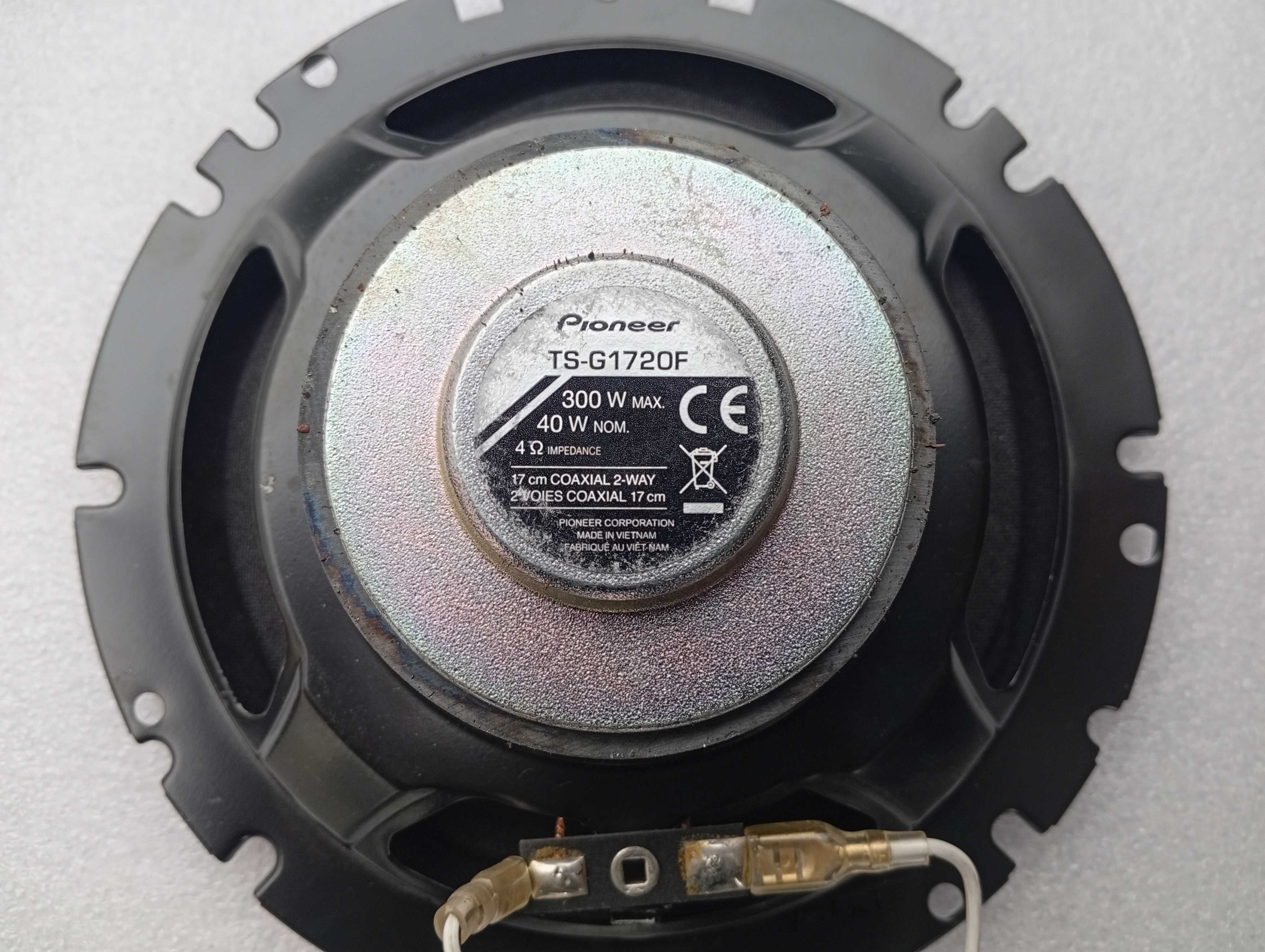 Продавам авто говорители Pioneer с фланци