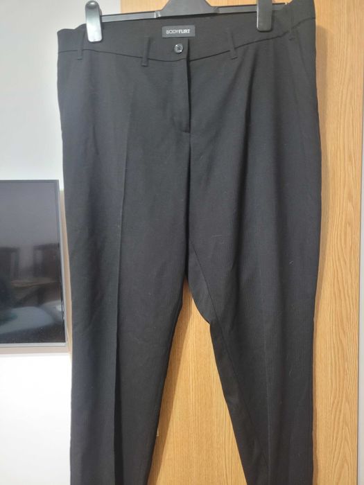 Pantaloni eleganti cu dunga, noi, negru intens, marime 48EU