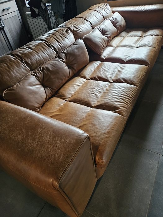 Запазен кожен диван