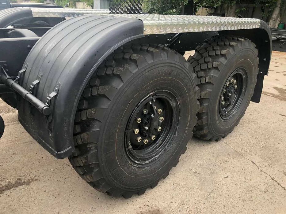 Крылья комплект на тягач, миксер, вездеход КАМАЗ, задние крылья КАМАЗ