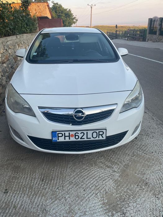 Opel Astra j 2012