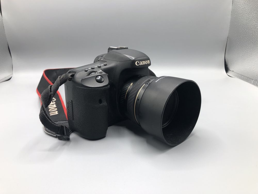 Canon 7D с объективом 50mm f/1.4