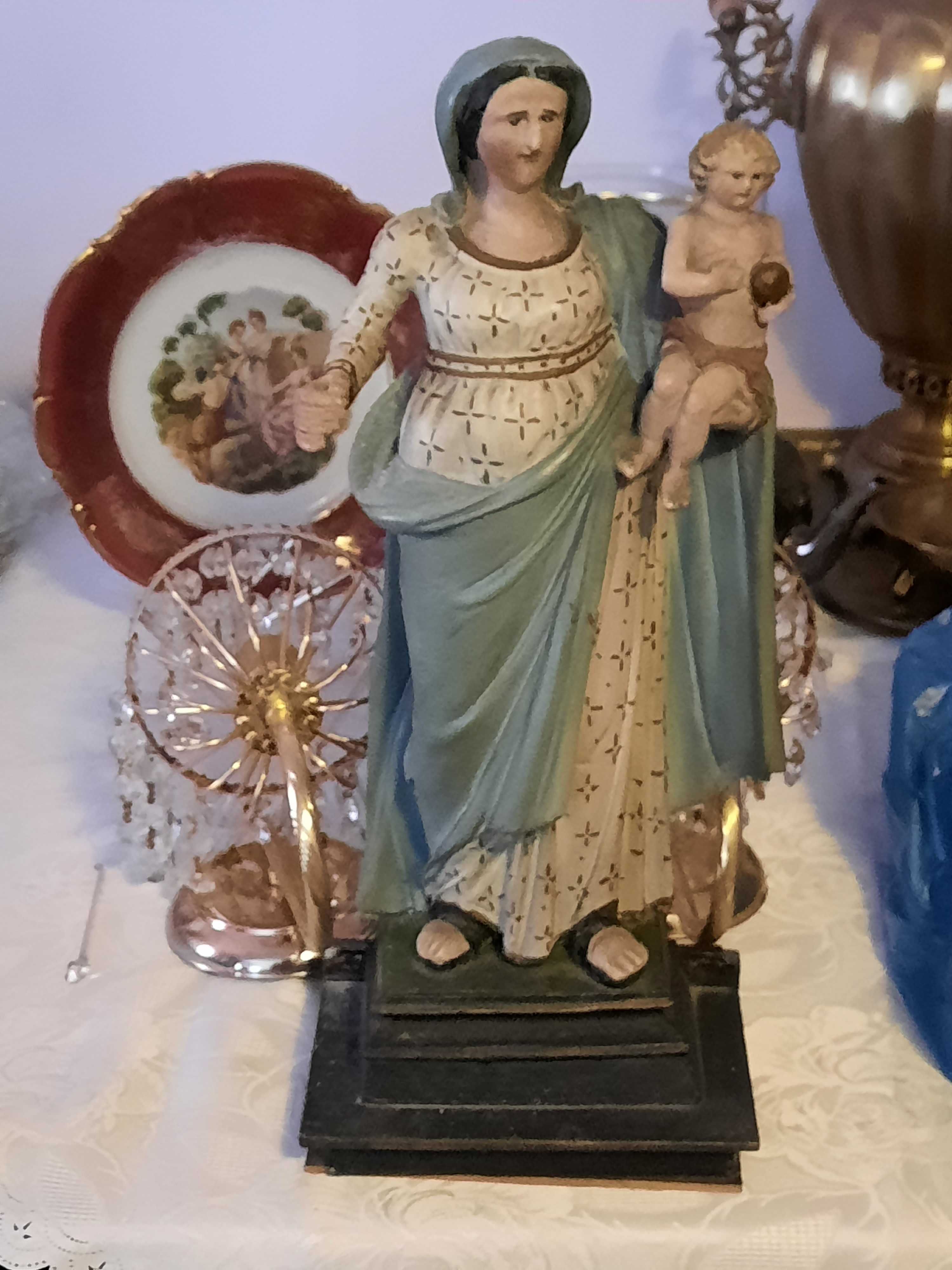 Statuie Fecioara Maria cu Pruncul Isus