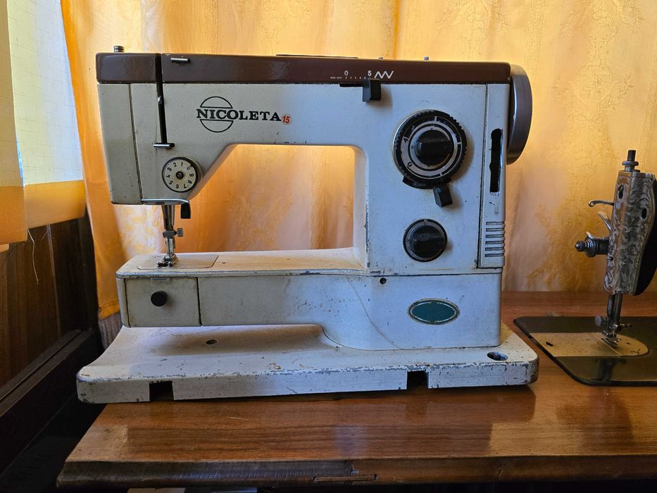 Colecție Mașini de Cusut Vechi – Singer, Mercedes, Ileana, Nicoleta