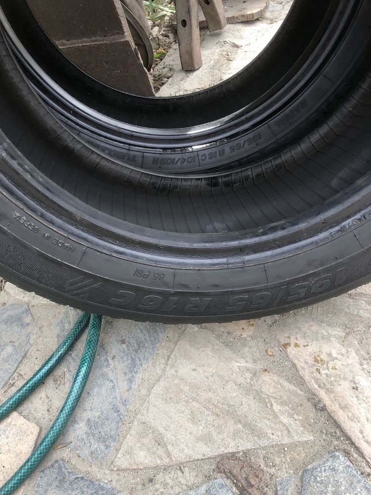 Două anvelope 195/65R16