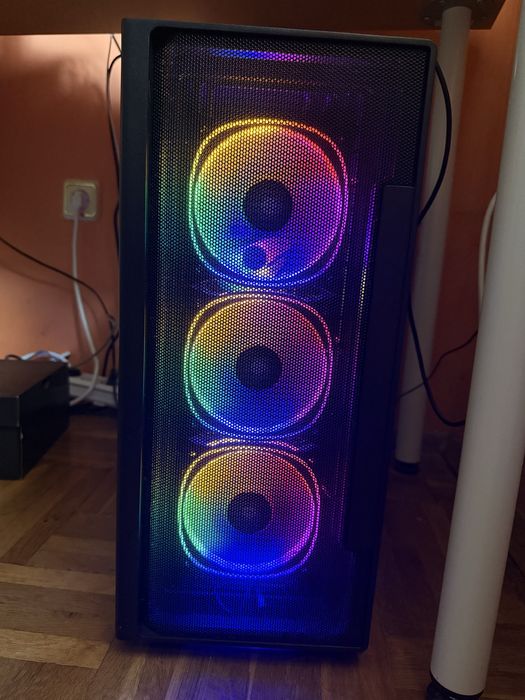 Настолен гейминг компютър! RTX 4060 Ryzen 5 5600 32RAM