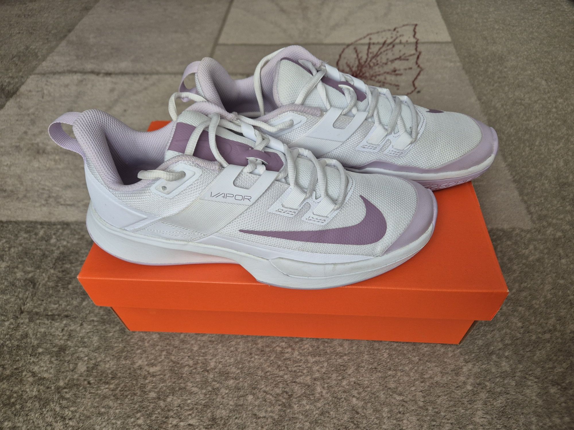 Маратонки w nike vapor lite hc
