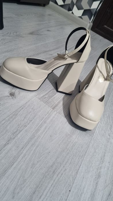 Pantofi sandale mărime 38,5 - 39