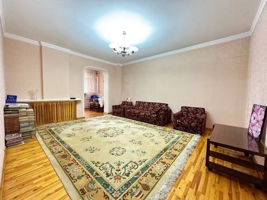 Банковская квартира на Бобура 2в3/2/5. 100м²