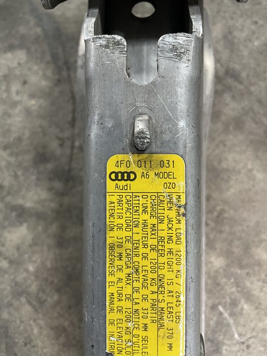 Cric / Coarba / cheie roti Audi A6 A4 A5 A3 Skoda Octavia Superb