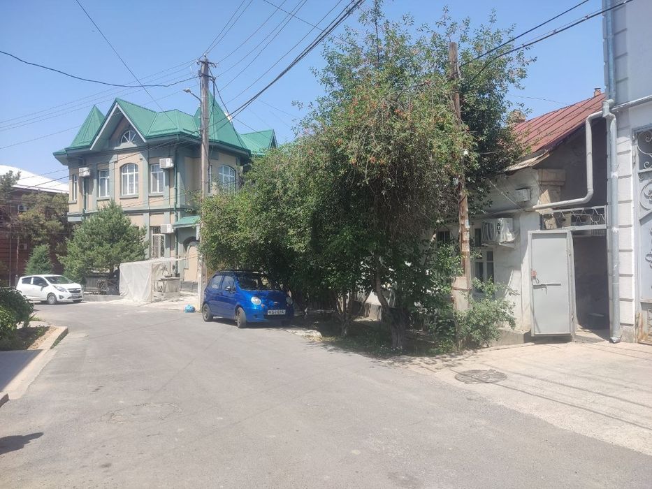 Uy sotiladi Yakkasaroyda