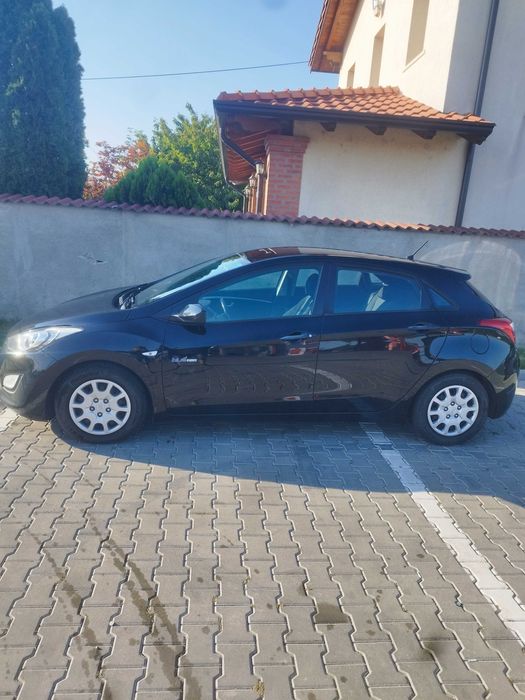 Vând Hyundai i30
