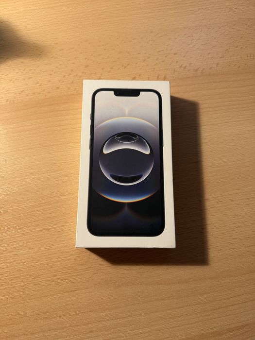 iPhone 16e putin folosit+ husă Spigen