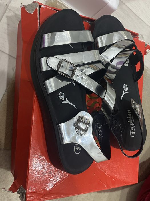 Женские туфли, сандали