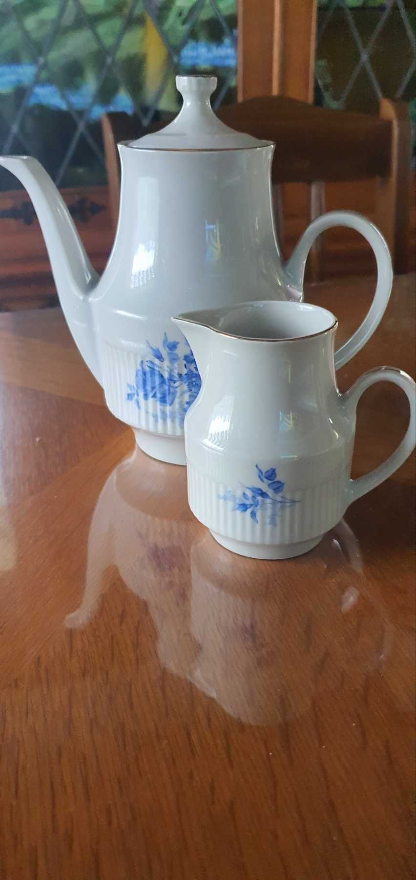 Комплект чайник, латиера и захарница на Китка