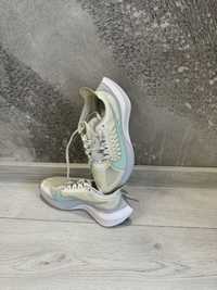 Nike Zoom Gravity Running Trainers