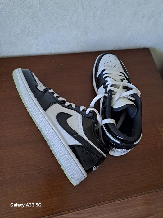 Кроссовки 39 размер.