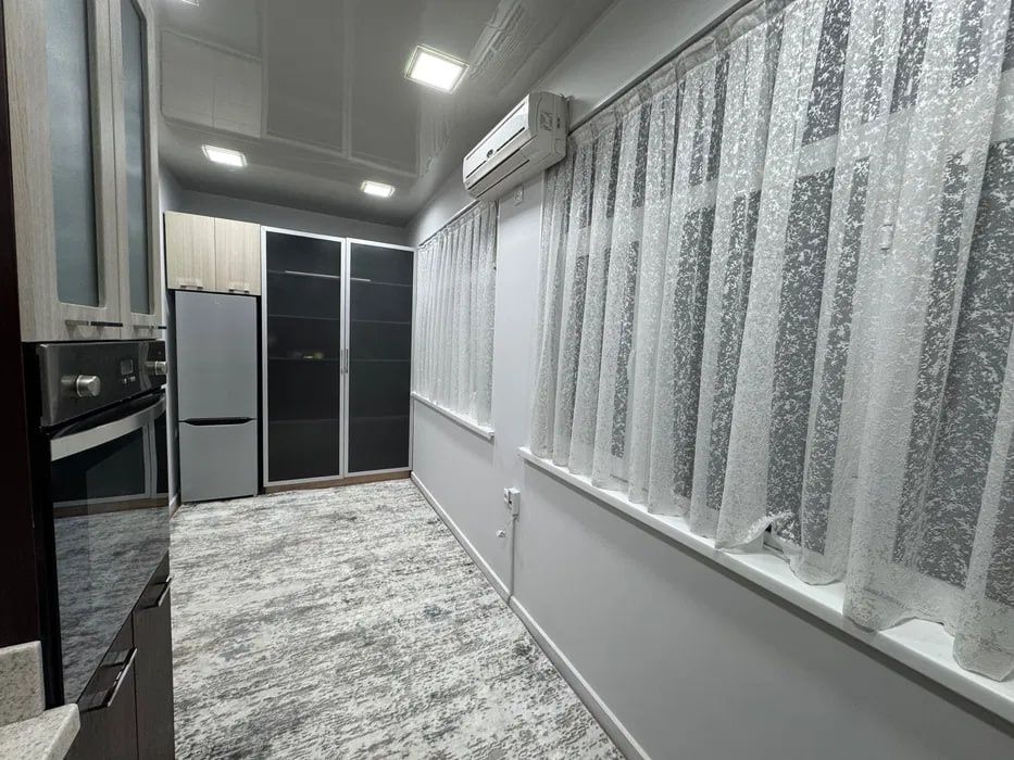 Продажа 4х комтнатной квартиры на М.Космонавты ,улица Юнус Раджаби