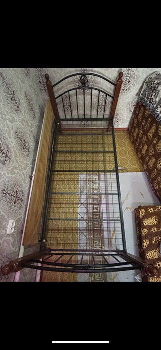 Односпальная кровать