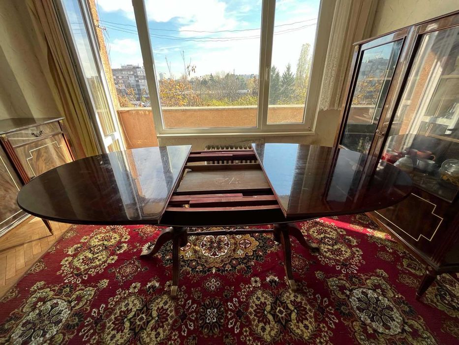 Старинна, антична, ретро разтегателна маса със столове