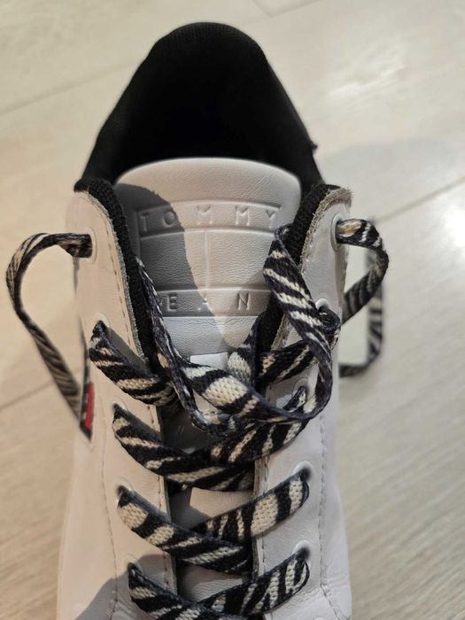 Tommy Hilfiger, 40 номер