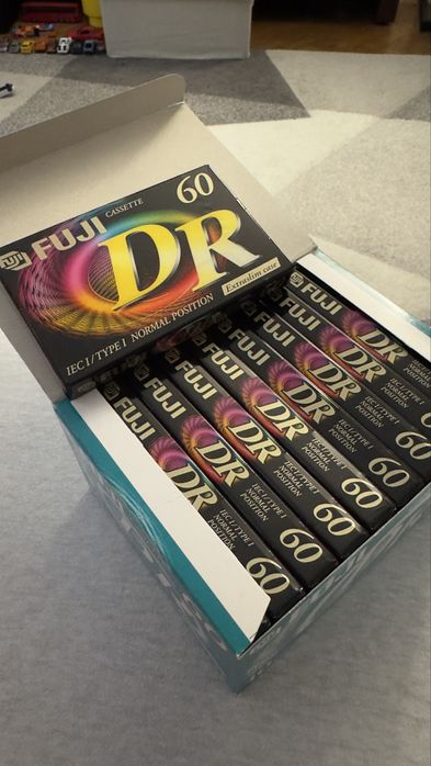 Casete noi Fuji DR 60 min - pret pe cutie de 10 buc