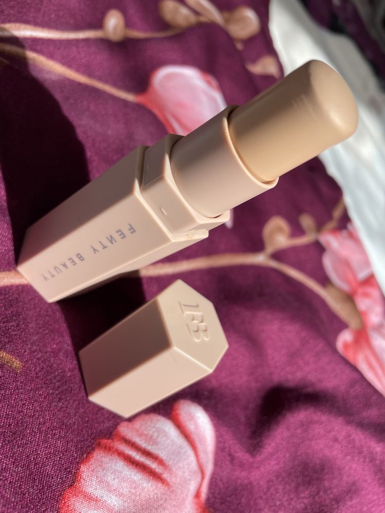 Fenty beauty match stick si Anastasia ilumiator