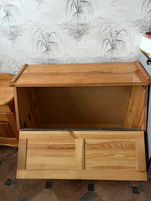 Мебели от масивно дърво - Чам (Гардероб, ракла, нощно шкафче)