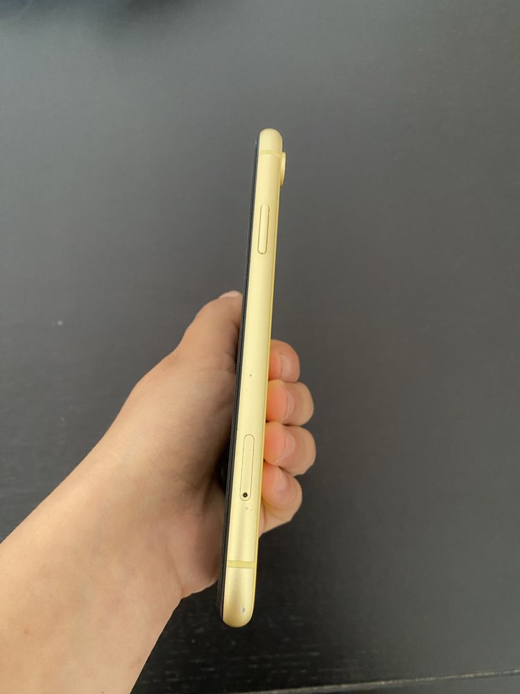 Iphone Xr galben