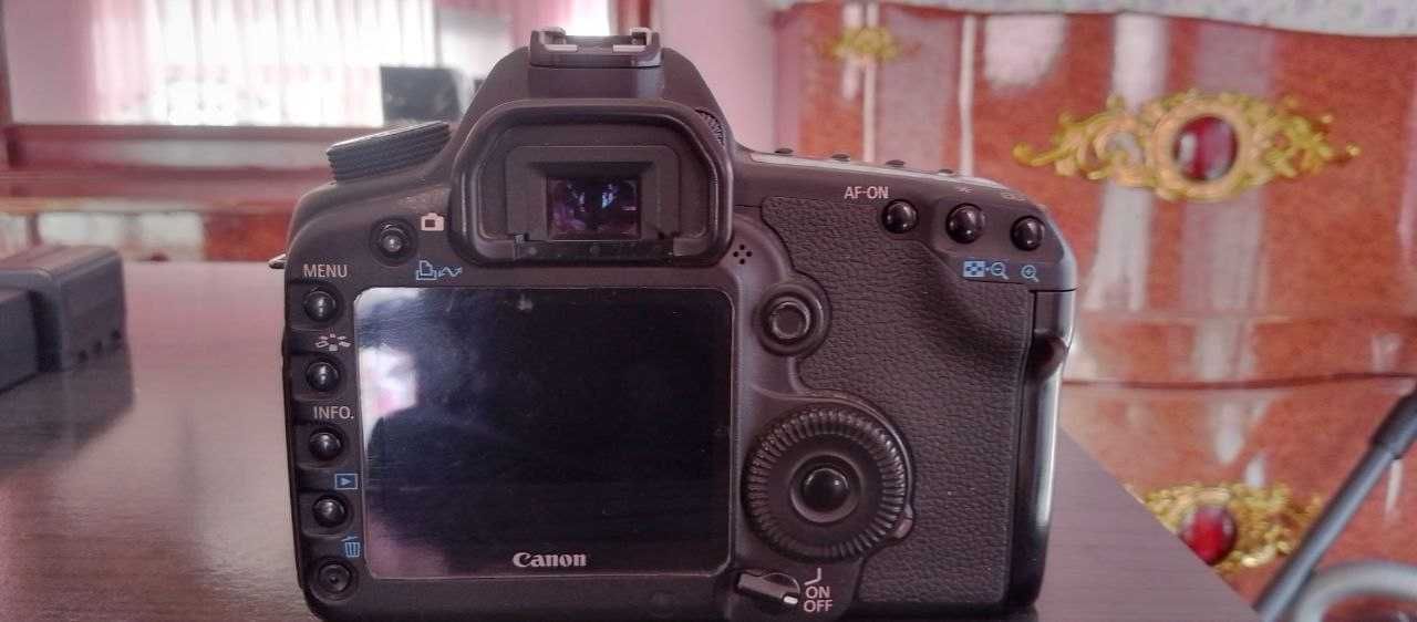5d mark II body sotiladi