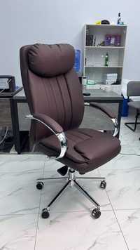 Офисное кресло для руководителя модель Dasata brown
