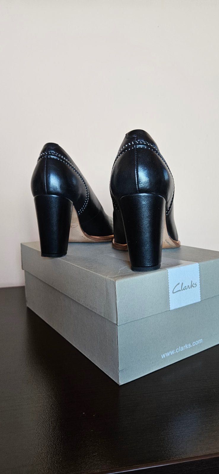 Токчета на CLARKS