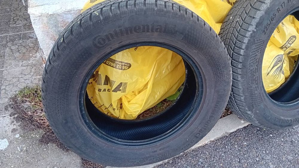 Зимни гуми Continental 225/65 R17 H – отлично състояние