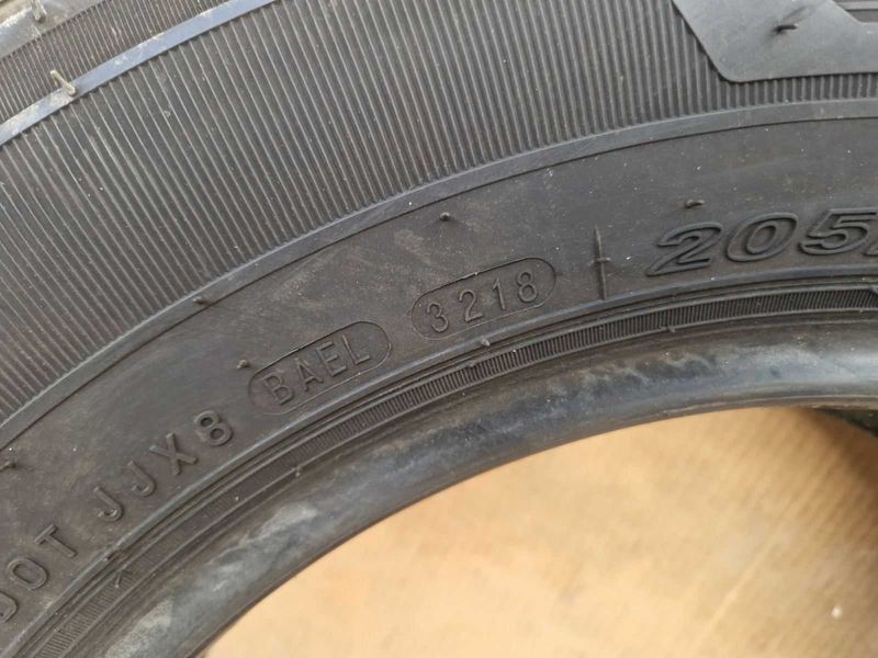 1 Nexen R16C 205/75
лятна гума 
DOT3218