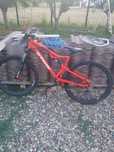 Bicicleta full suspension