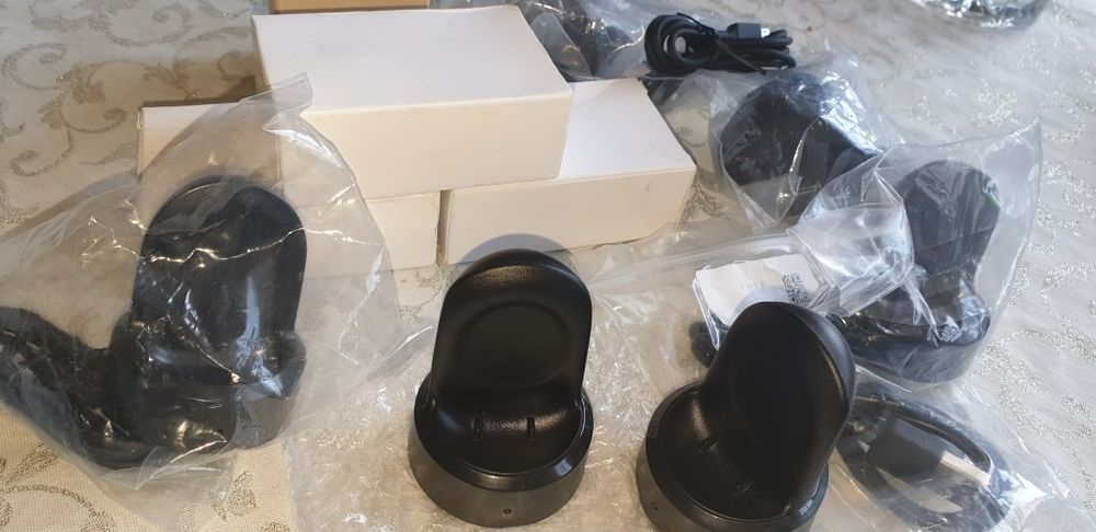 SAMSUNG GearFit2 и GearFit2 pro, НОВИ Зарядни за смарт часовници-30лв