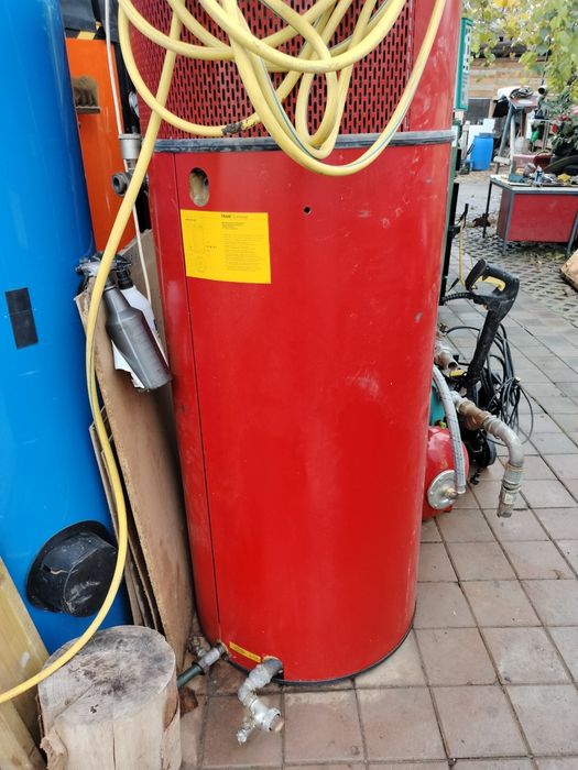 Vând centrale termice pe lemne cărbune și cu injector de ulei 28kw .