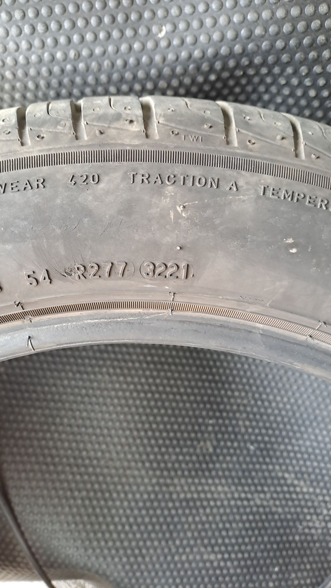 Cauciuc vara 195/55/16                          Pirelli p1 verde