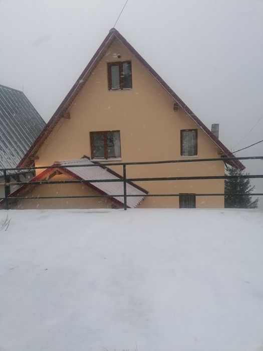 Inchiriez cabana situata în Ranca