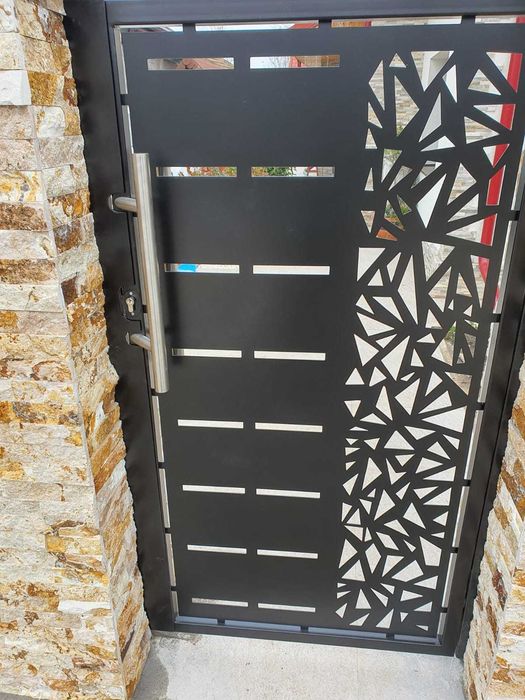Poarta CNC decorativa din tabla traforata -modele moderne la comanda
