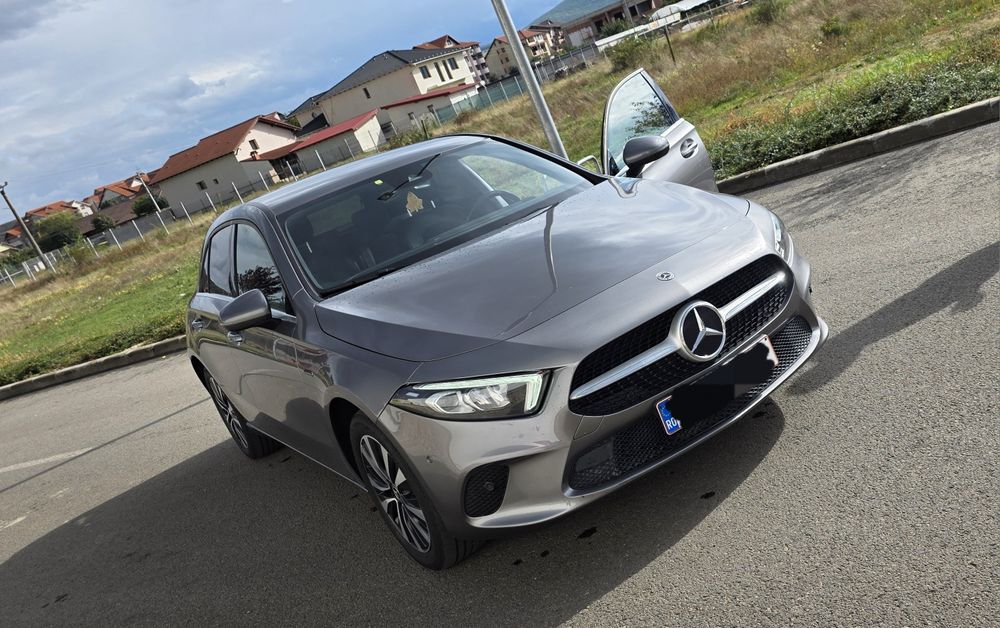 Mercedes benz A250e Plugin Hibrid / benzina 1332  cc Automat
