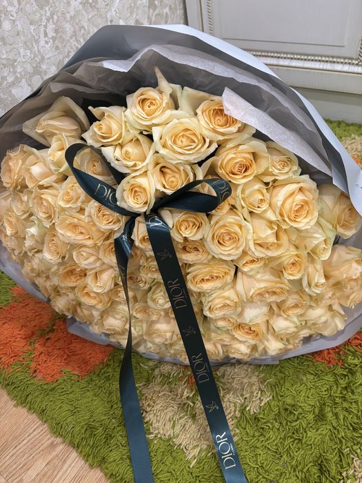 101 роза свежая вот только что подарили