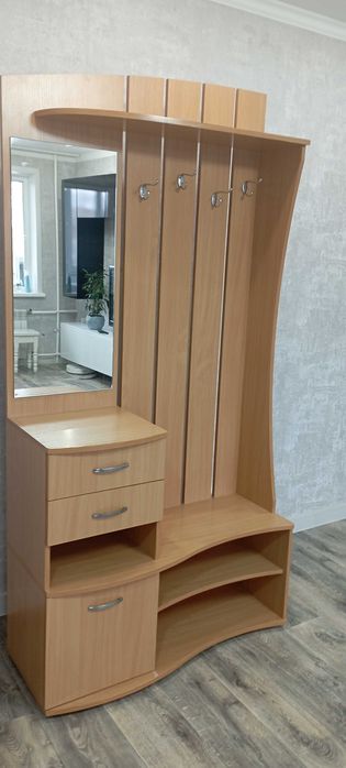 Продам Прихожая б/у