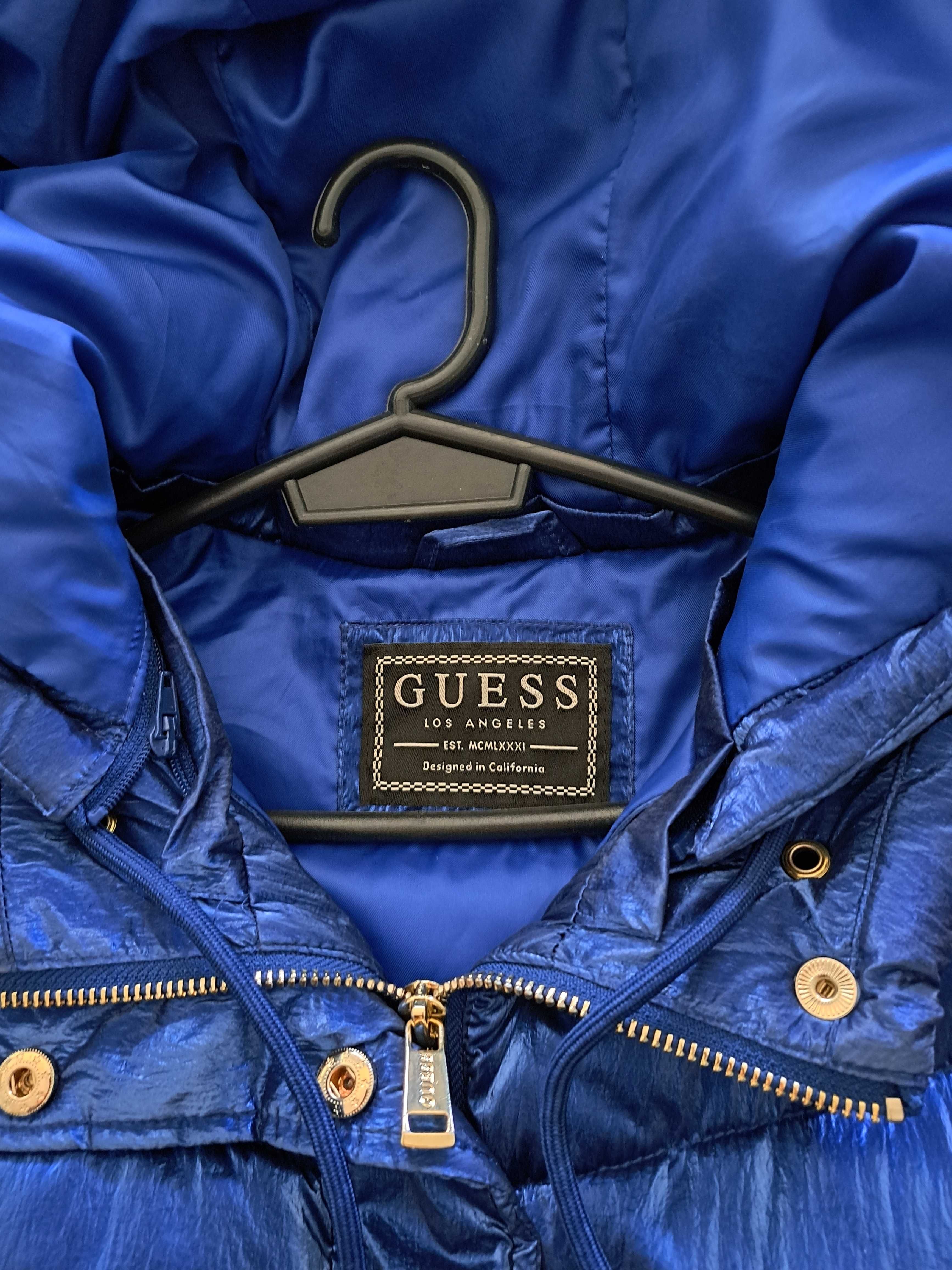 Зимно Яке на Guess