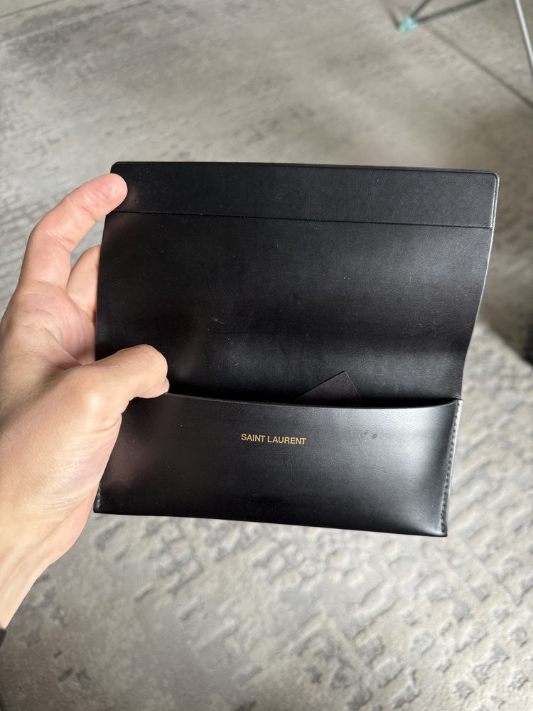 Очки солнцезащитные Saint Laurent