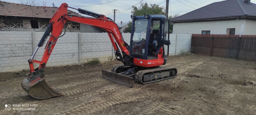 Închiriez buldoexcavator, miniexcavator, basculanta