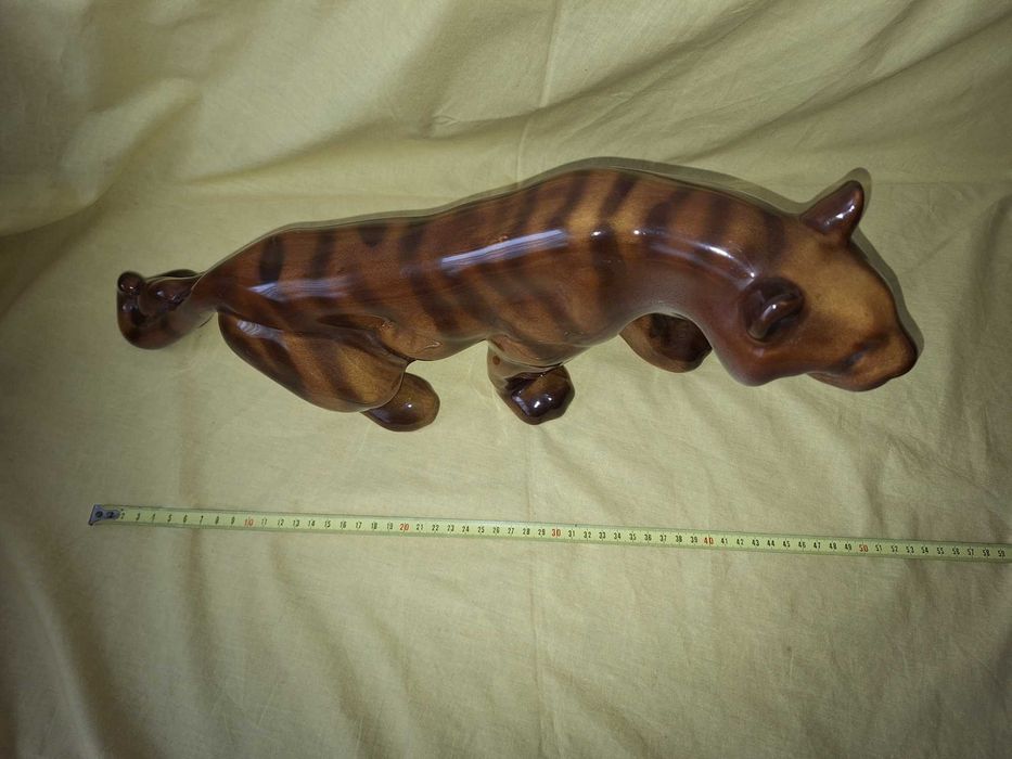 Bibelou vechi Tigru din portelan dimensiuni 52 cm * 18 cm